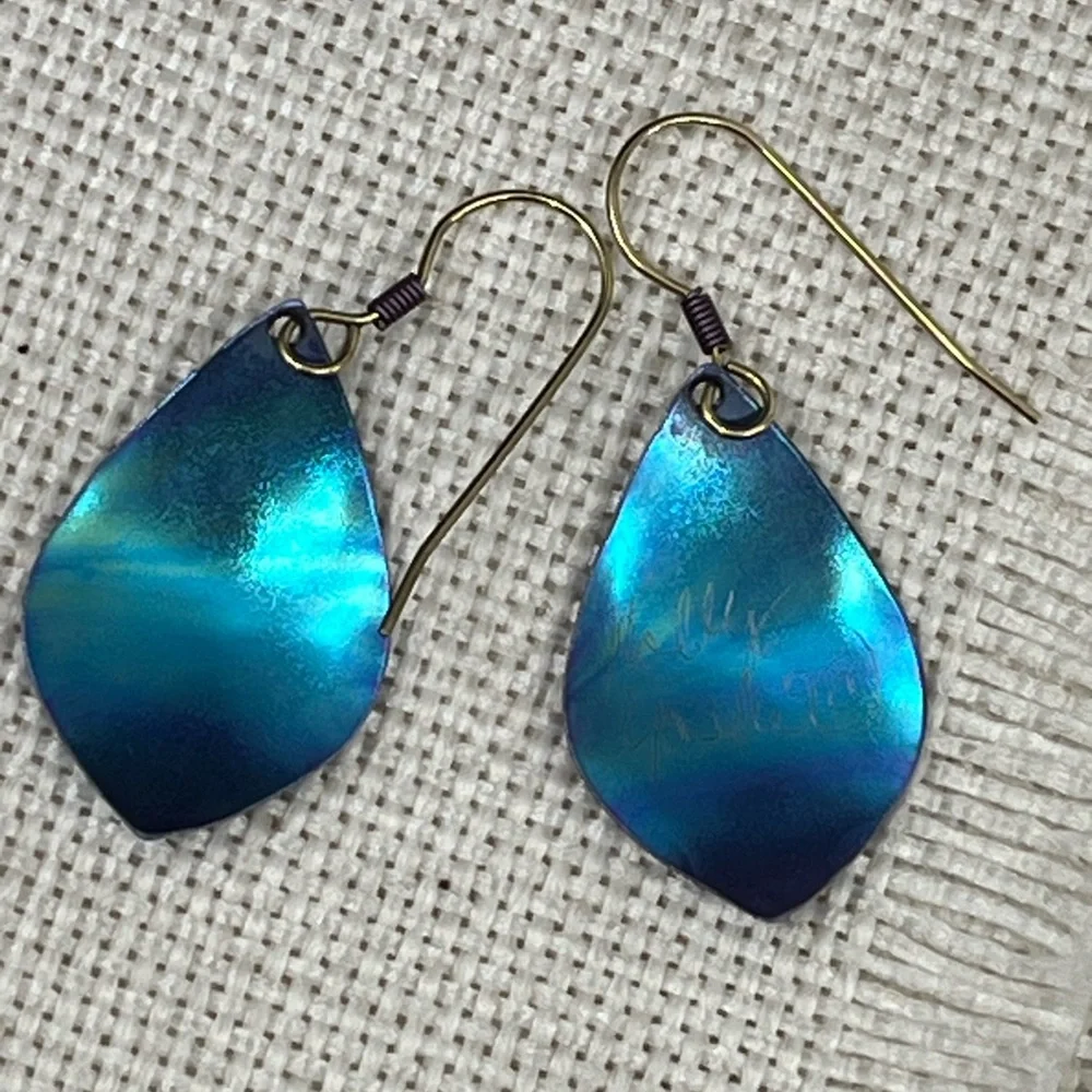 Signed Holly Yashi Hammered Niobium Drop Earrings - Blue & Purple - Picture 7 of 15
